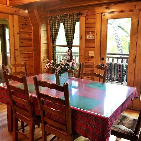 Bear Pleasures Cabin Villa Gatlinburg Bagian luar foto