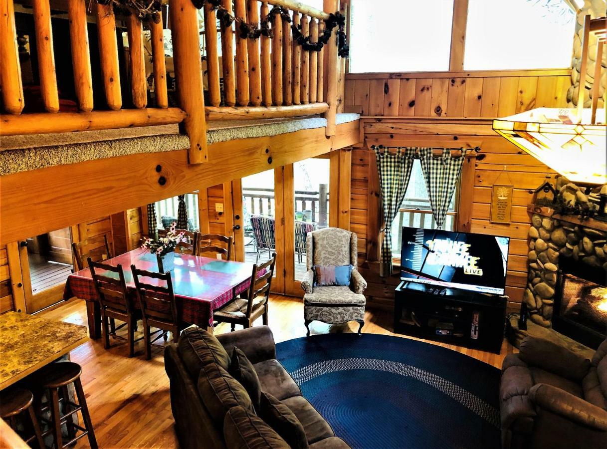 Bear Pleasures Cabin Villa Gatlinburg Bagian luar foto