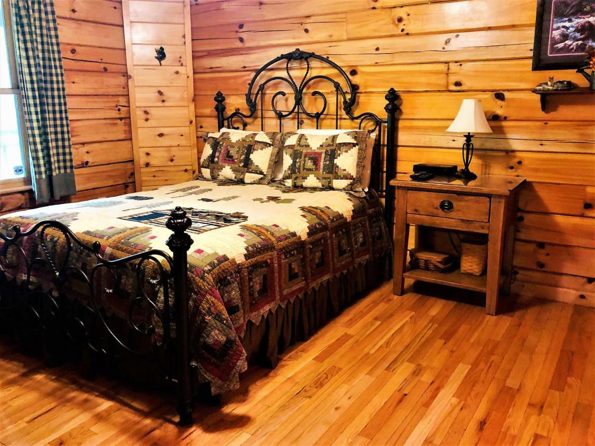 Bear Pleasures Cabin Villa Gatlinburg Bagian luar foto